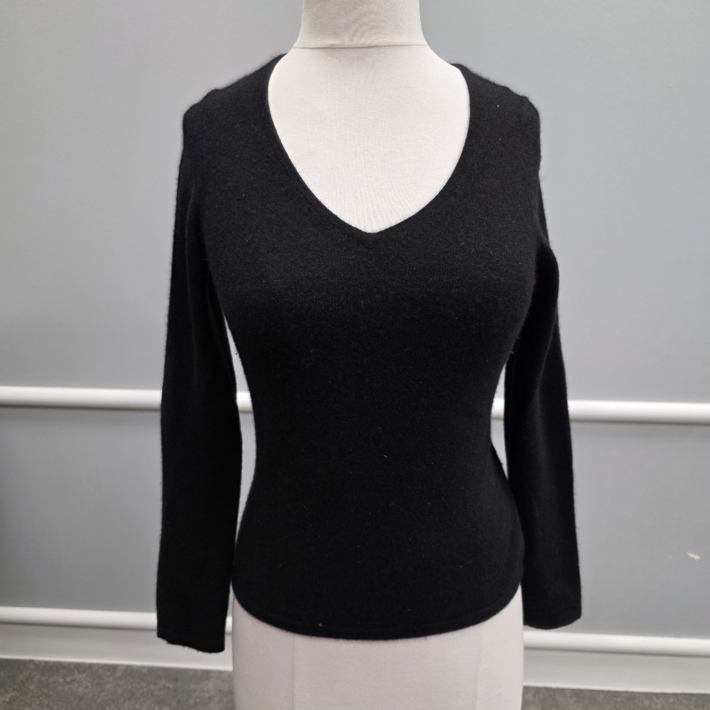 Ann Taylor Classic Cashmere Black V Neck Sweater